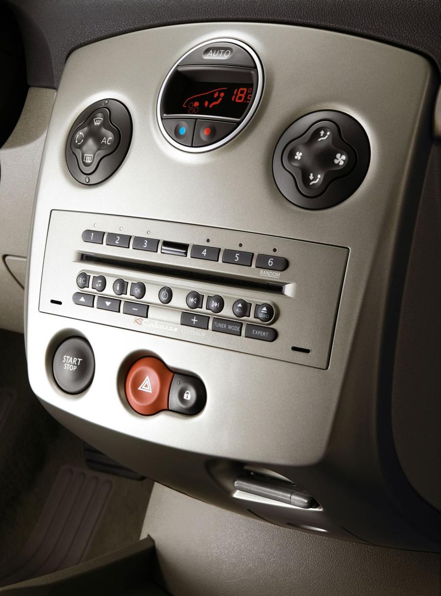  Renault Clio 2006 года  (фото 12 из 97)